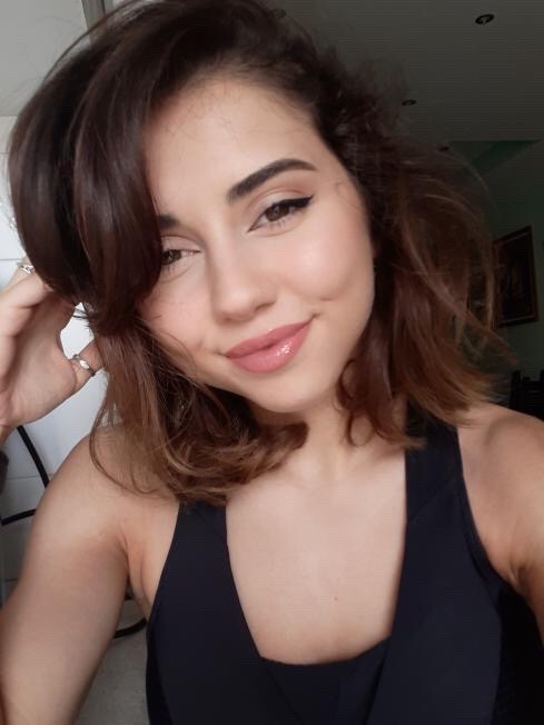 Diana: I’d love to spend my life helping people, making them feel better and spreading awareness about health and&nbsp;self-care.