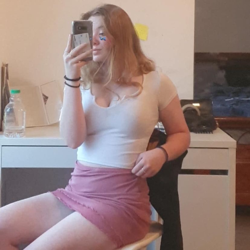 Jasmine: My life goal is to be happy, and in order to do that I want to have my dream job, and start a family with the love of my&nbsp;life.